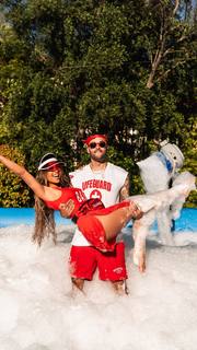 Liane Valenzuela feet photo thumbnail