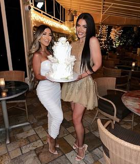 Liane Valenzuela feet photo thumbnail