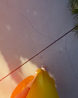 Liane Valenzuela feet photo thumbnail