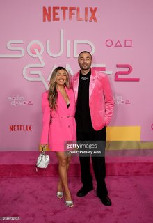 Liane Valenzuela feet photo thumbnail