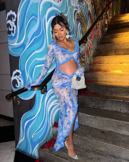 Liane Valenzuela feet photo thumbnail