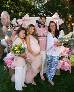 Liane Valenzuela feet photo thumbnail