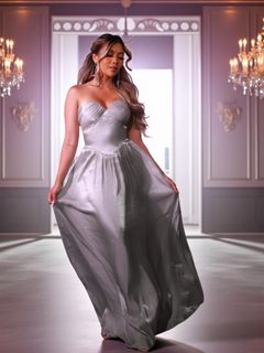 Liane Valenzuela feet photo thumbnail