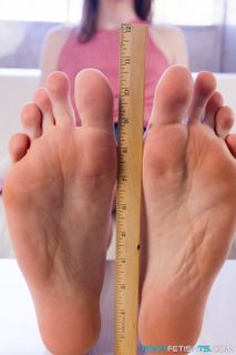Lianna Lawson feet photo 5