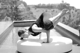 Liberte Chan feet photo thumbnail