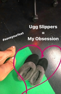 Liberte Chan feet photo thumbnail