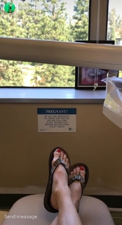 Liberte Chan feet photo thumbnail