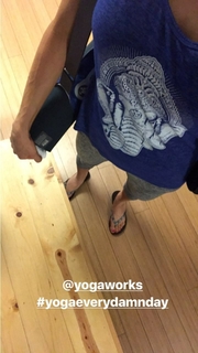 Liberte Chan feet photo thumbnail