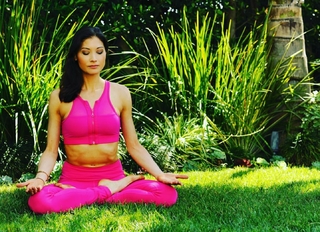 Liberte Chan feet photo thumbnail