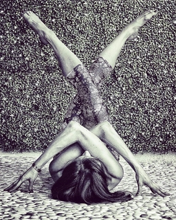 Liberte Chan feet photo thumbnail