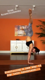 Liberte Chan feet photo thumbnail