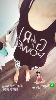 Liberte Chan feet photo thumbnail