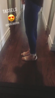 Liberte Chan feet photo thumbnail