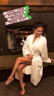 Liberte Chan feet photo thumbnail