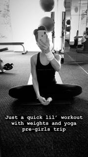 Liberte Chan feet photo thumbnail