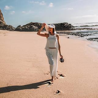 Liberte Chan feet photo thumbnail