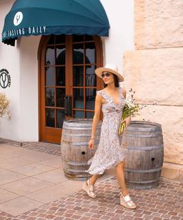 Liberte Chan feet photo thumbnail