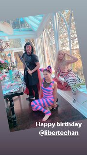 Liberte Chan feet photo thumbnail