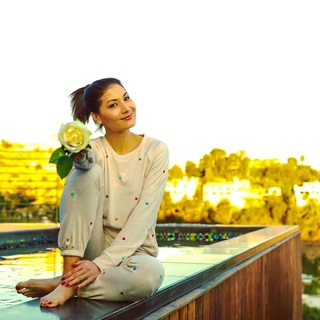 Liberte Chan feet photo thumbnail