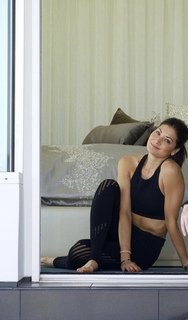 Liberte Chan feet photo thumbnail