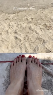 Liberte Chan feet photo thumbnail