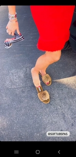 Liberte Chan feet photo thumbnail