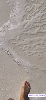 Liberte Chan feet photo thumbnail