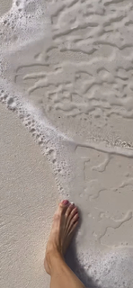 Liberte Chan feet photo thumbnail