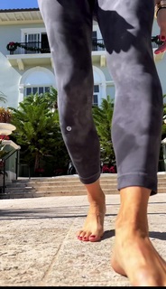 Liberte Chan feet photo thumbnail