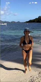 Liberte Chan feet photo thumbnail