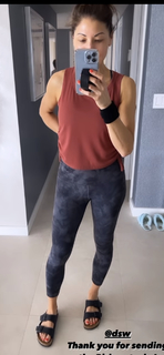 Liberte Chan feet photo thumbnail