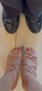 Liberte Chan feet photo thumbnail