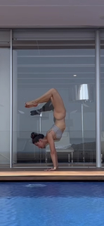 Liberte Chan feet photo thumbnail