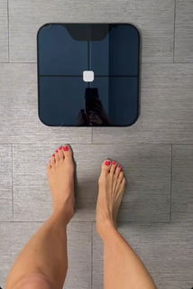 Liberte Chan feet photo thumbnail