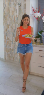 Liberte Chan feet photo thumbnail