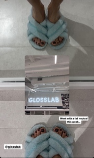 Liberte Chan feet photo thumbnail