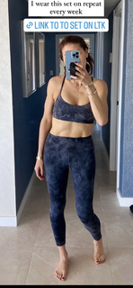 Liberte Chan feet photo thumbnail