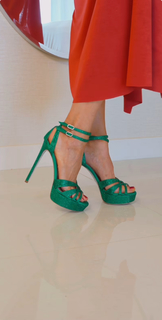 Liberte Chan feet photo thumbnail