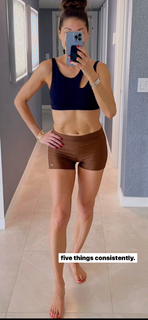 Liberte Chan feet photo thumbnail