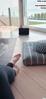 Liberte Chan feet photo thumbnail