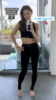 Liberte Chan feet photo thumbnail