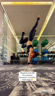 Liberte Chan feet photo thumbnail