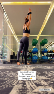 Liberte Chan feet photo thumbnail