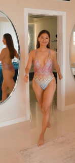 Liberte Chan feet photo thumbnail