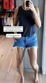 Liberte Chan feet photo thumbnail