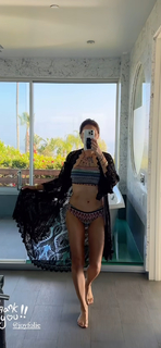 Liberte Chan feet photo thumbnail