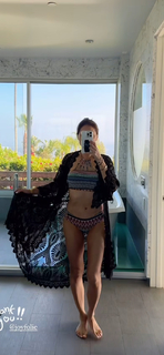 Liberte Chan feet photo thumbnail