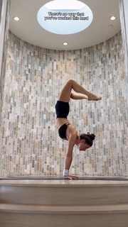 Liberte Chan feet photo thumbnail