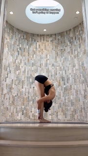 Liberte Chan feet photo thumbnail