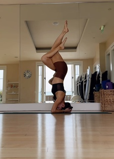 Liberte Chan feet photo thumbnail